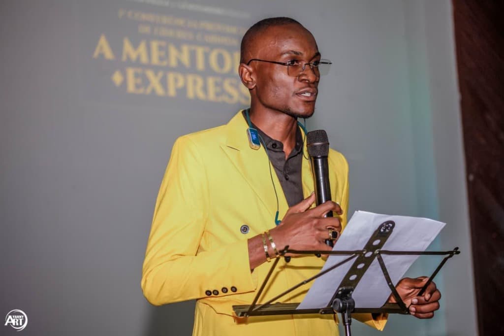 Carlos Gime, Fundador e Director da Motiva Angola, na tribuna oficial